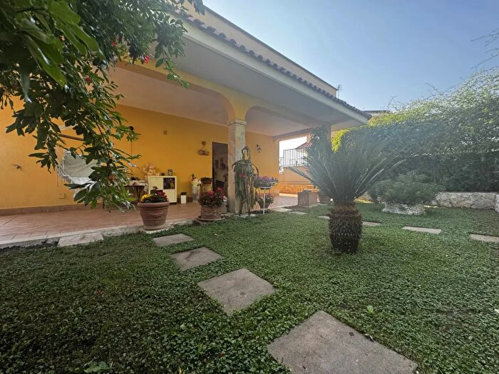 Casa con 5 locali in vendita in Via di Valle Reale, Morlupo