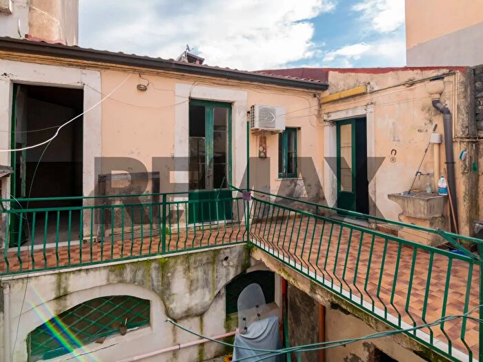 Casa con 5 locali in vendita in Via Peloro, Acireale