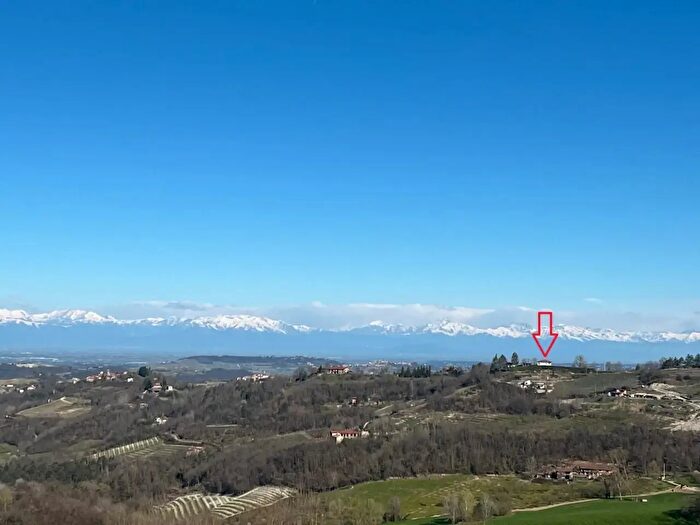 Casa quadrilocale in vendita in Località Coste Baraccone, Serravalle Langhe