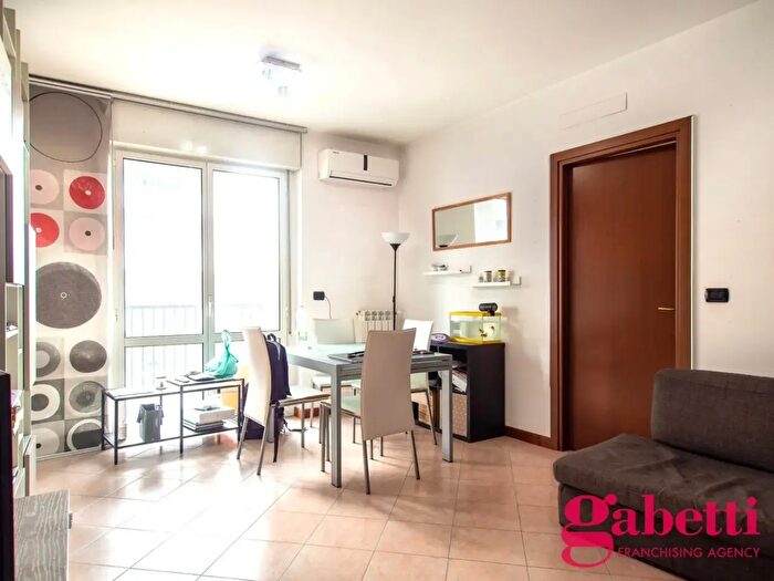 Appartamento trilocale in affitto in Via Caduti in Missione di Pace, Milano