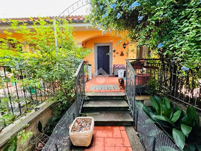 Casa con 7 locali in affitto in Via delle Mimose, Anguillara Sabazia