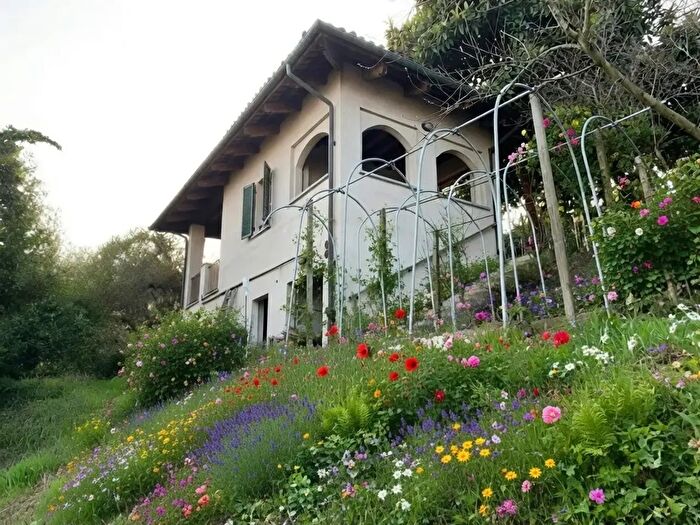 Casa trilocale in vendita in Via della Pittura, Cherasco