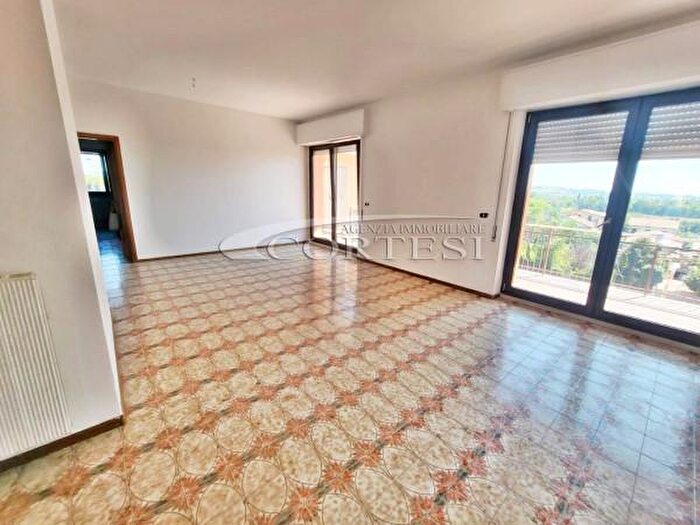 Appartamento con 6 locali in vendita in Strada Regionale Pievai, Perugia