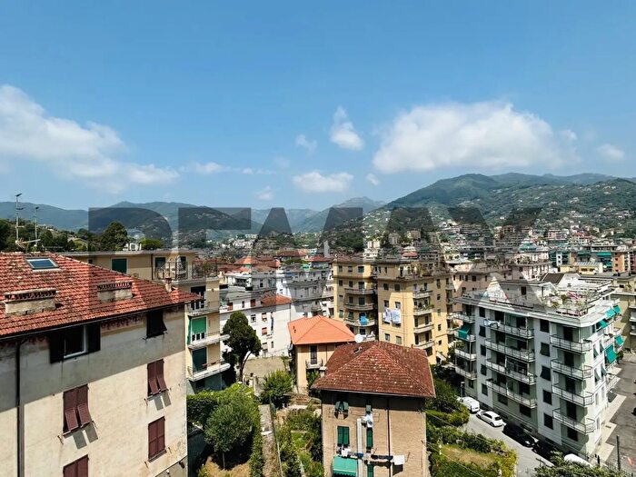 Appartamento con 5 locali in vendita in Rapallo