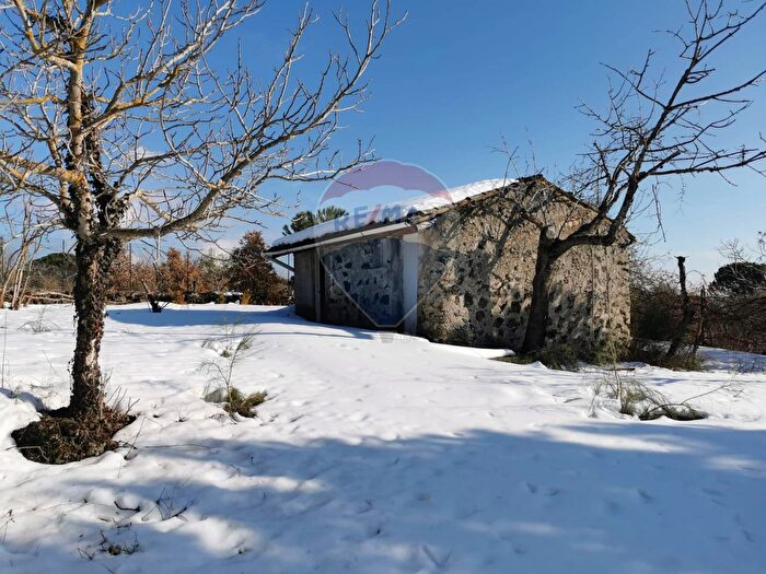 Casa monolocale in vendita in Cda Serra Pizzuta, Nicolosi