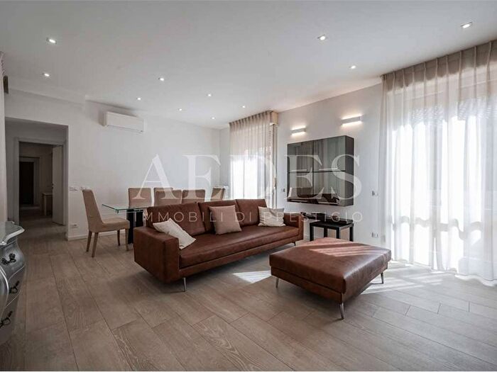 Appartamento con 5 locali in affitto in Centro Storico, Modena