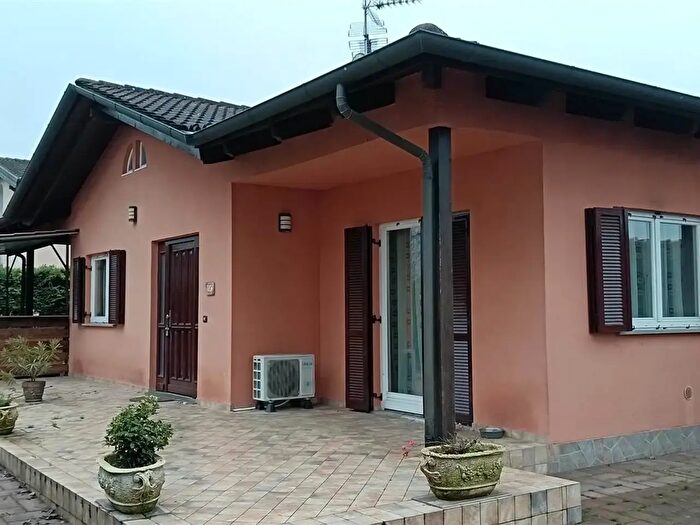 Casa con 5 locali in vendita in Pontenure