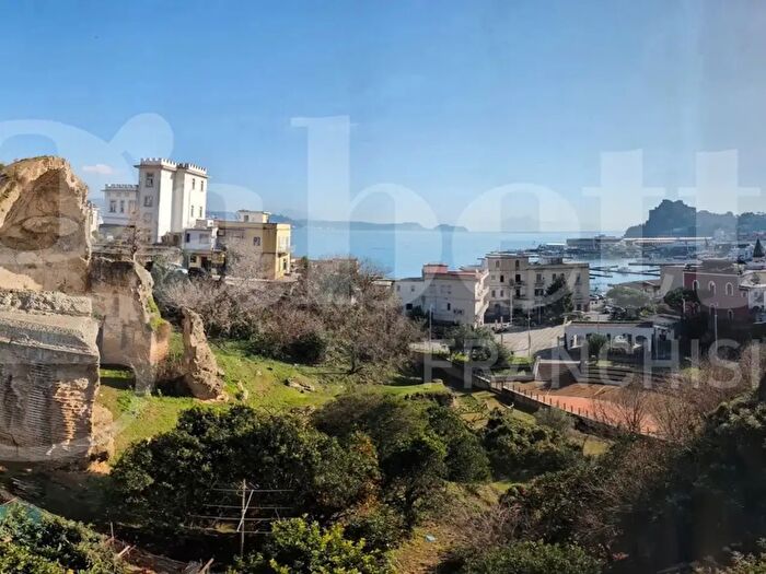 Casa con 5 locali in vendita in Via Terme Romane, Bacoli
