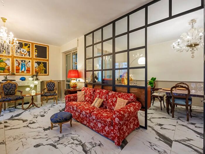 Casa con 7 locali in affitto in Via Monferrato, Torino