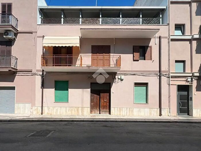 Appartamento trilocale in vendita in Via Romolo, Brindisi