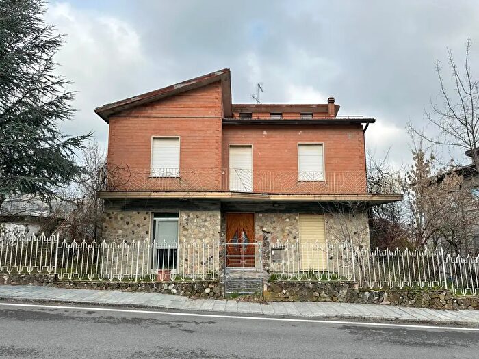 Casa con 10 locali in vendita in Sp, Morfasso