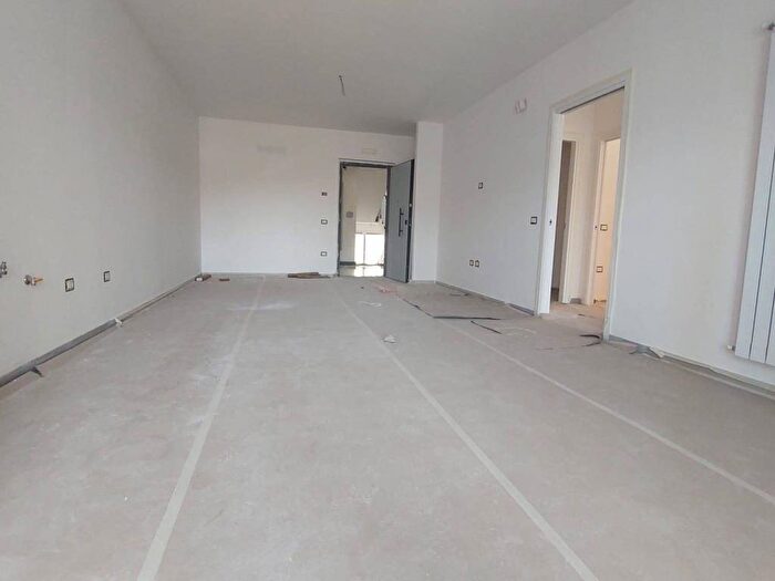 Appartamento quadrilocale in affitto in Via della Stadera, Zona Industriale Marina, Napoli