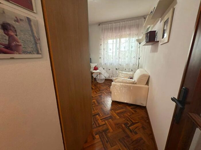 Appartamento quadrilocale in vendita in Via Due Dicembre, Genova