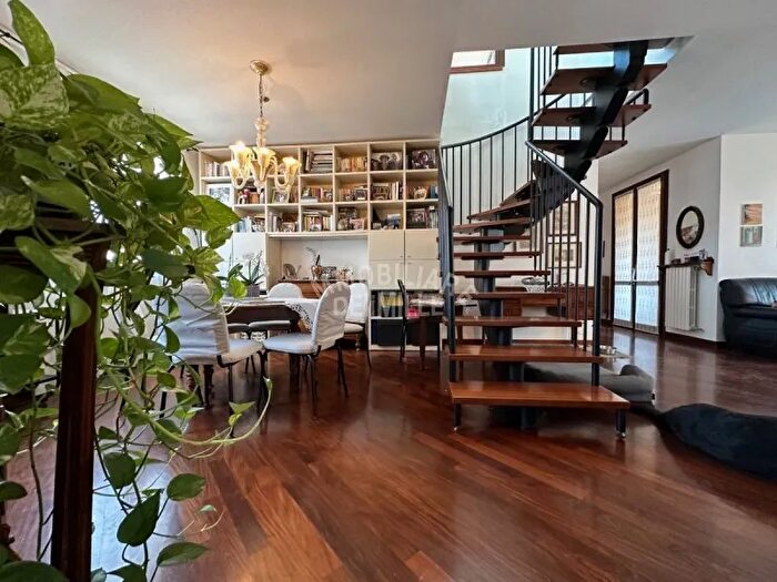 Casa quadrilocale in vendita in Reggio Emilia