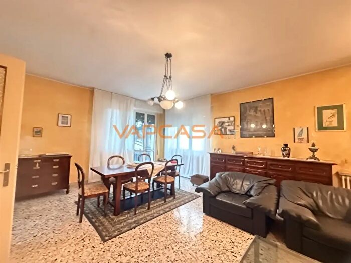 Casa con 5 locali in vendita in Via Fosse Ardeatine, Calcio