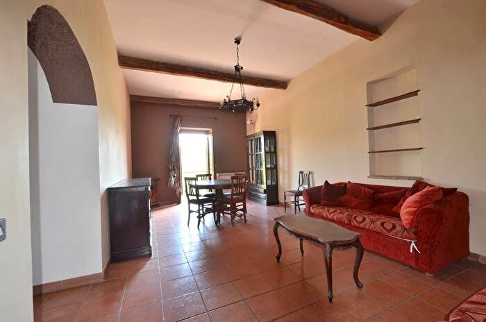 Casa con 5 locali in vendita in Via Mazzini Tarano, Tarano