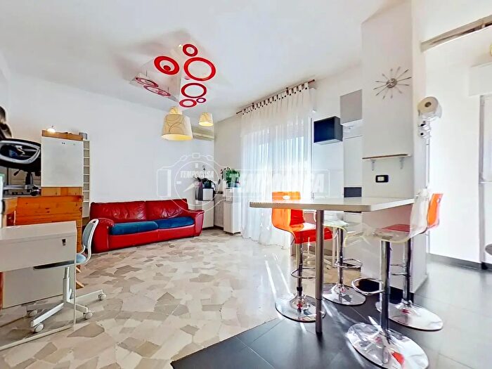 Appartamento bilocale in vendita in Via Stelvio, Legnano