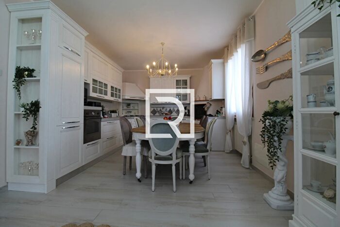 Casa trilocale in vendita in Viale Caravaggio Ravenna, Ravenna