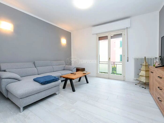 Appartamento trilocale in vendita in Desenzano Del Garda