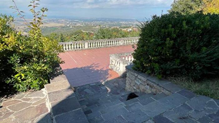 Casa con 6 locali in vendita in Tavullia