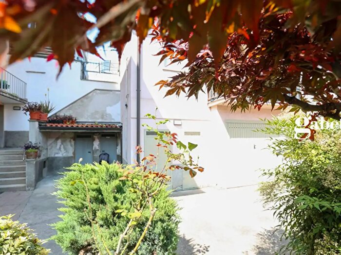 Appartamento trilocale in vendita in Via Resegone, Gorle