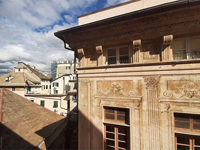 Appartamento con 6 locali in affitto in Via degli Orefici, Centro Città, Genova