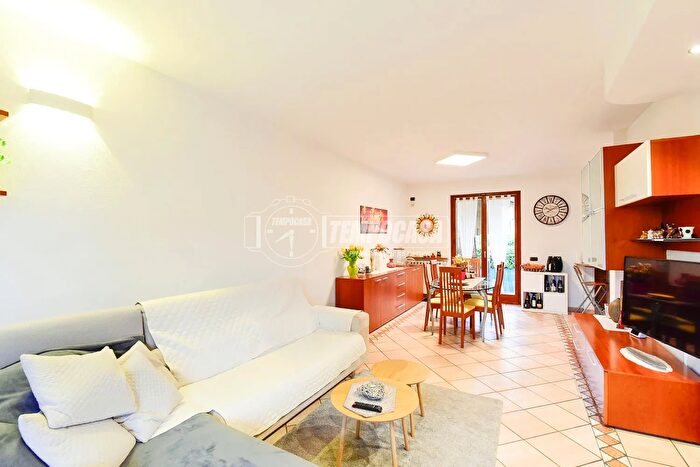 Casa quadrilocale in vendita in Via del Gaggio, Senna Comasco