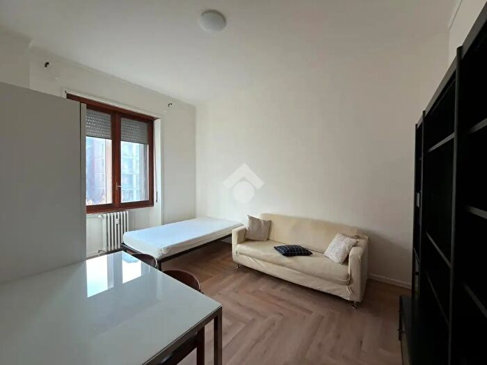 Appartamento bilocale in affitto in Viale Emilio Caldara, Milano