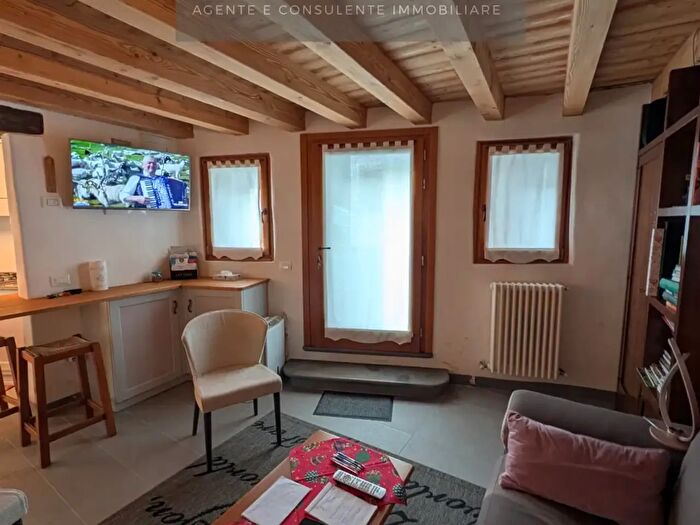 Casa trilocale in vendita in Vittorio Veneto