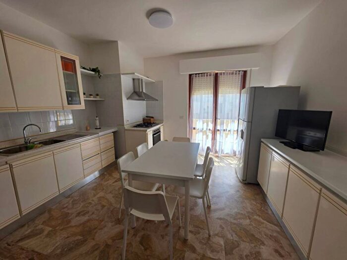 Appartamento trilocale in affitto in Viale Monte Corno, Centro, Francavilla al Mare