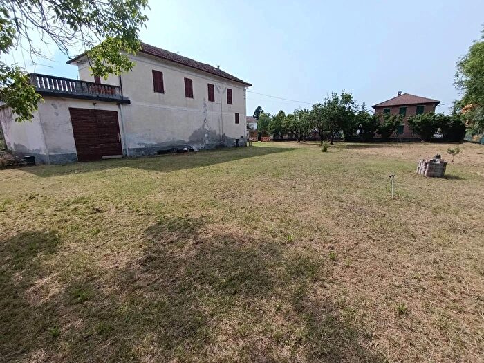 Casa con 8 locali in vendita in Via Carlevaro Capriata dOrba, Capriata DOrba