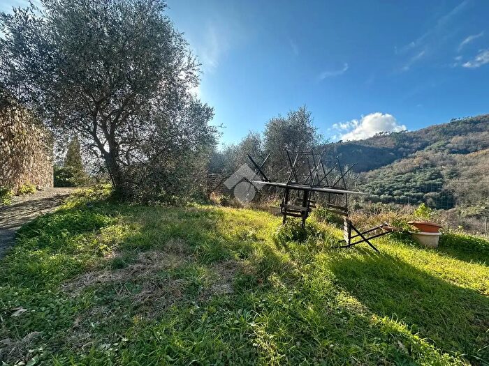 Appartamento trilocale in vendita in Via Giuseppe Agnese, Calice Ligure