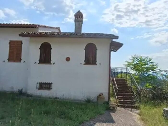 Casa con 5 locali in vendita in Terni
