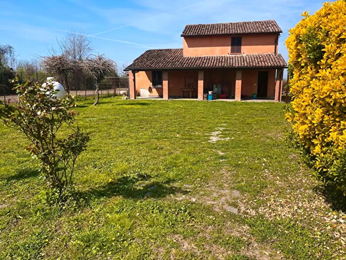 Casa trilocale in vendita in Roncaglia, Piacenza