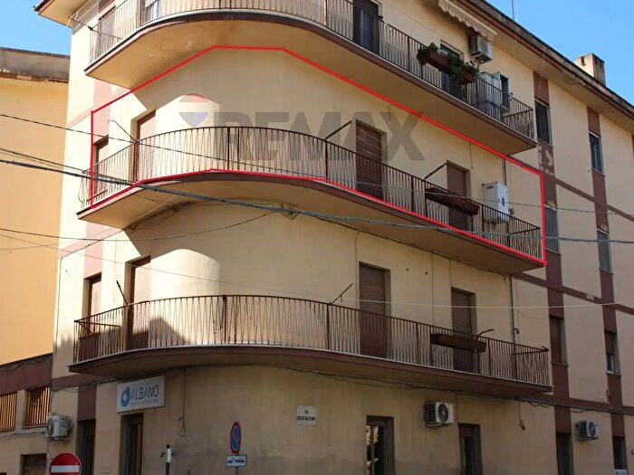 Appartamento con 6 locali in vendita in Via Campania, Caltanissetta