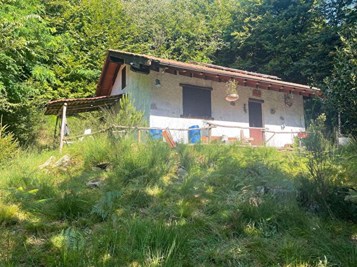 Casa trilocale in vendita in Marchirolo