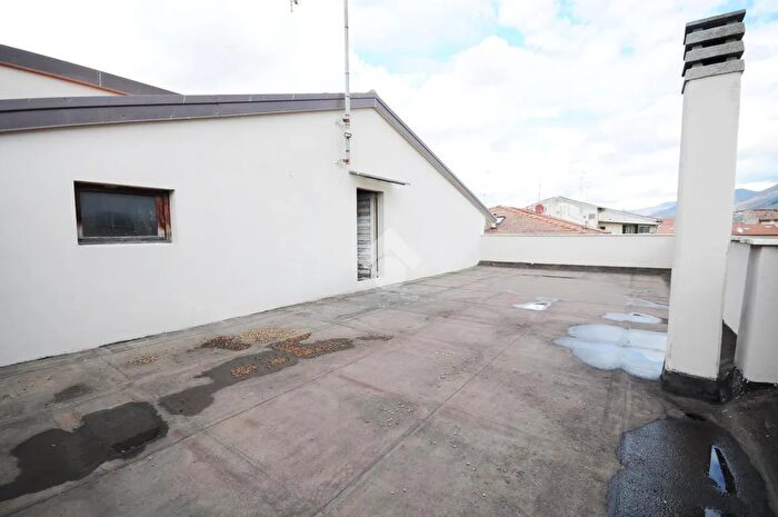 Casa con 6 locali in vendita in Valentini Zarini Via della Liberazione, Prato