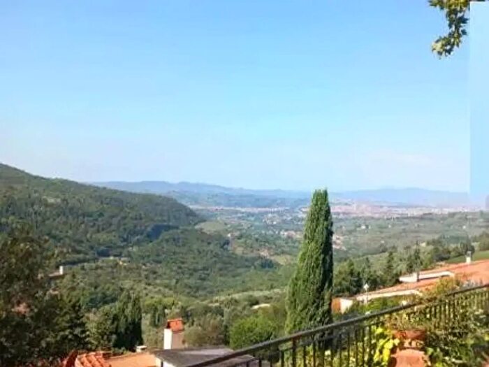 Appartamento con 10 locali in vendita in Via Fontibucci, Bagno A Ripoli