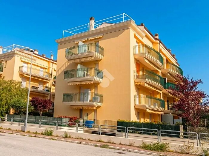 Appartamento trilocale in vendita in Via Guido Gozzano, Tortoreto