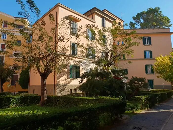 Appartamento bilocale in affitto in Via della Farnesina, Roma
