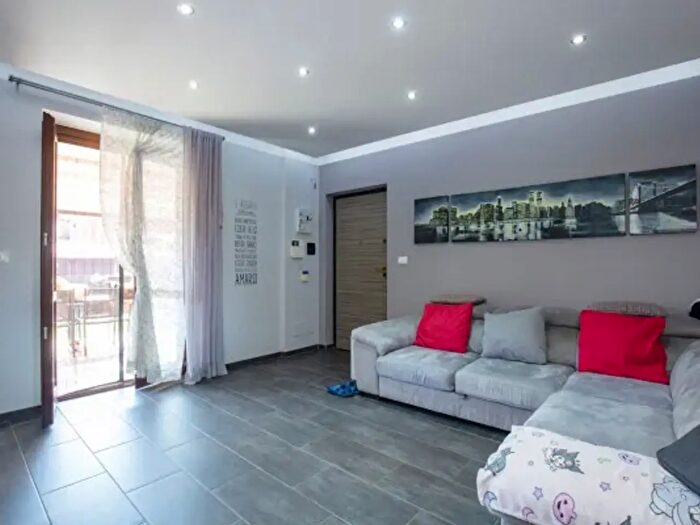 Appartamento quadrilocale in vendita in Via Giuseppe Astrua, Val Della Torre