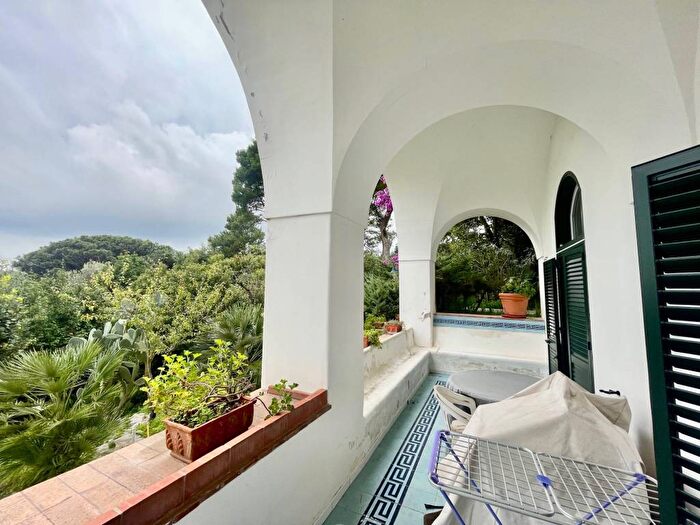 Appartamento trilocale in affitto in Via Lo Capo, Centro, Capri