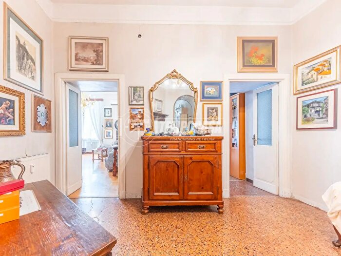 Appartamento quadrilocale in vendita in Via Oslavia, Roma
