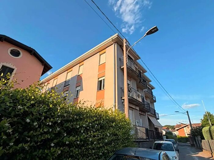 Appartamento bilocale in vendita in Via Adige, Malnate