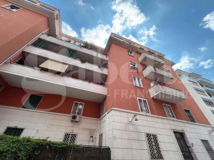 Appartamento bilocale in vendita in Via Anglona, Roma