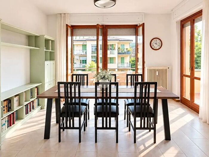 Appartamento trilocale in vendita in Viale Motta, Desenzano Del Garda