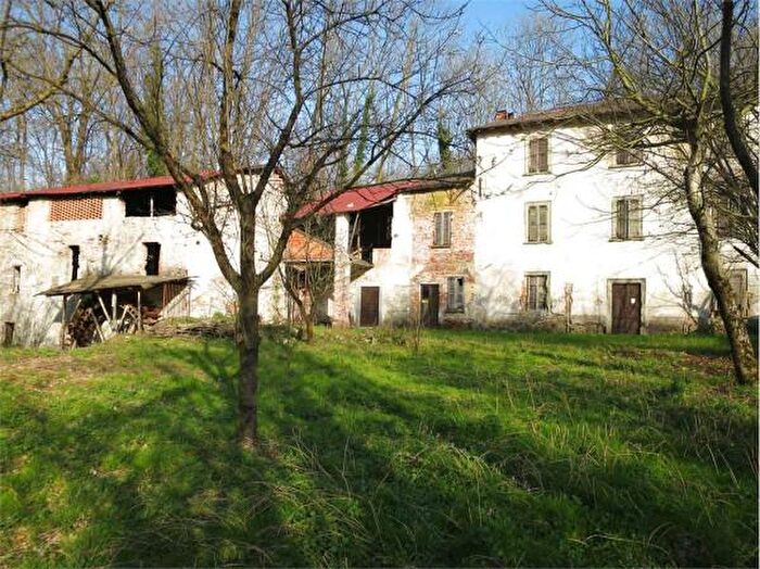 Casa con 6 locali in vendita in Via Molino Galli, Cuveglio