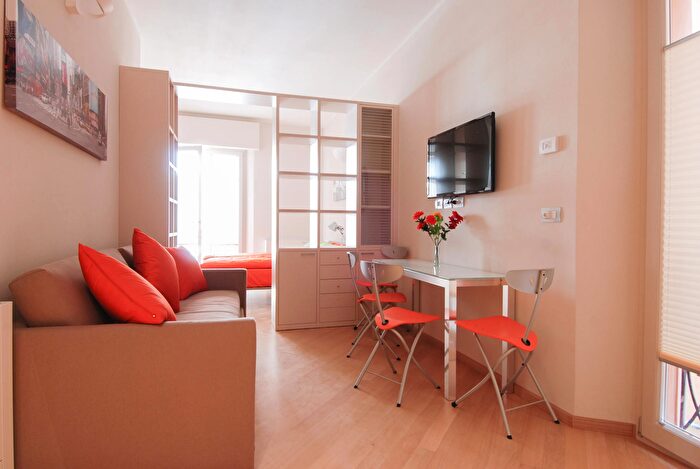 Appartamento monolocale in affitto in Via Rizzoli, Bologna