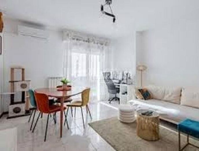 Appartamento bilocale in affitto in Viale San Gimignano, Milano