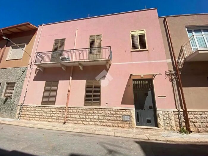 Appartamento trilocale in vendita in Via dei Prati, Trapani